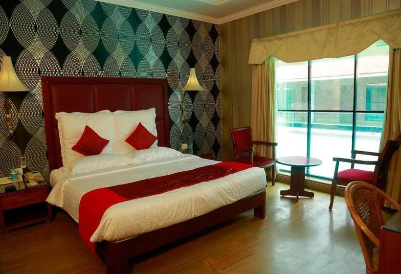 Номер Deluxe, Saj Earth Resort & Convention Center , Kochi