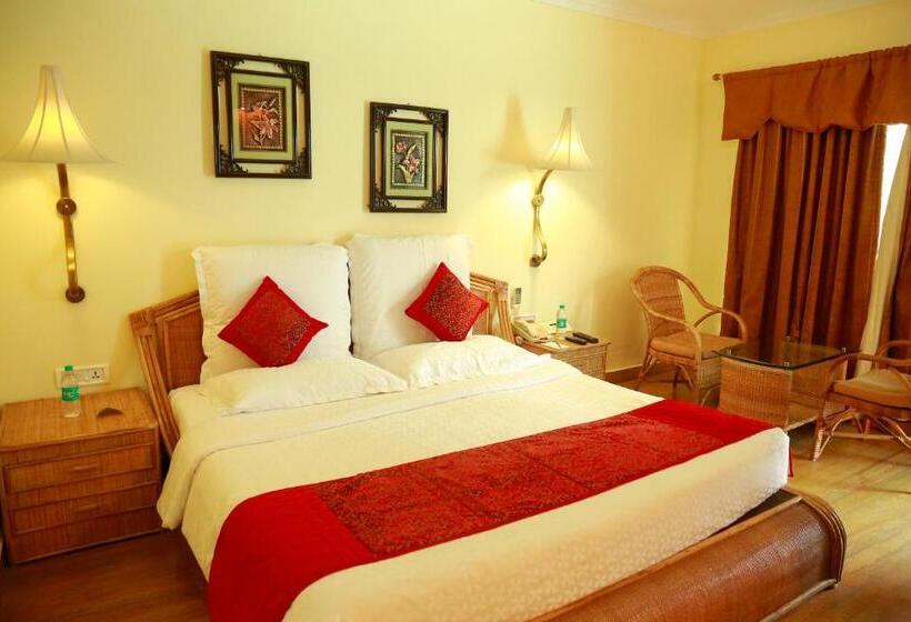 Номер Премиум, Saj Earth Resort & Convention Center , Kochi