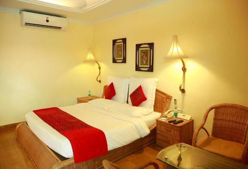 Номер Премиум, Saj Earth Resort & Convention Center , Kochi