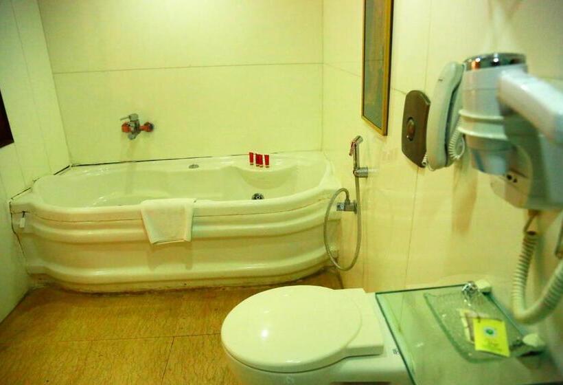 プレミアムルーム, Saj Earth Resort & Convention Center , Kochi