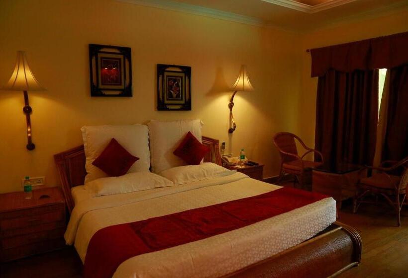 Номер Премиум, Saj Earth Resort & Convention Center , Kochi