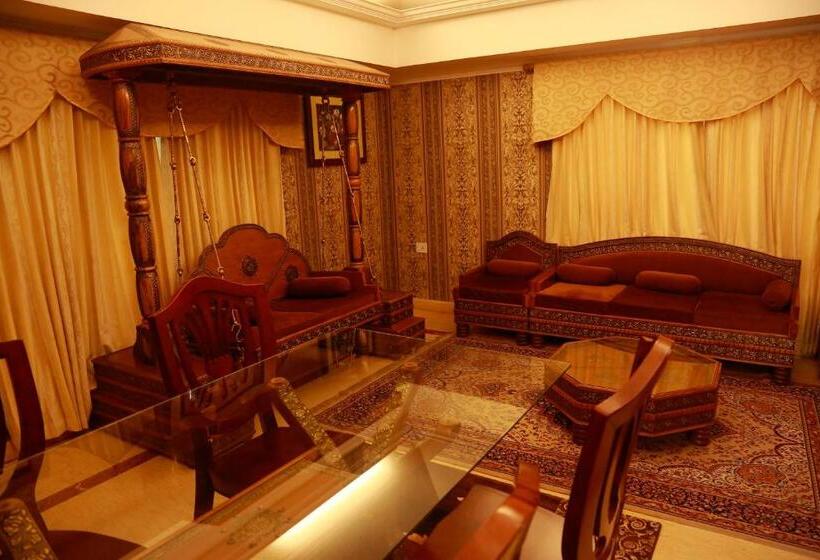 Люкс с Бассейном, Saj Earth Resort & Convention Center , Kochi