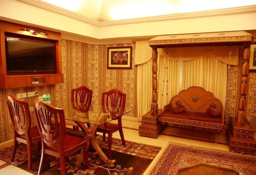Suite with Pool, Saj Earth Resort & Convention Center , Kochi