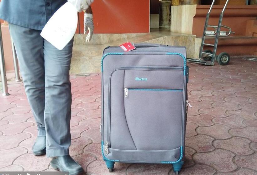 Номер Премиум, Saj Earth Resort & Convention Center , Kochi