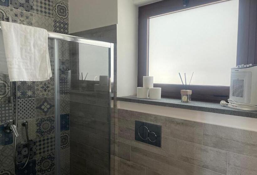 اتاق اکونومی, Casa Scala