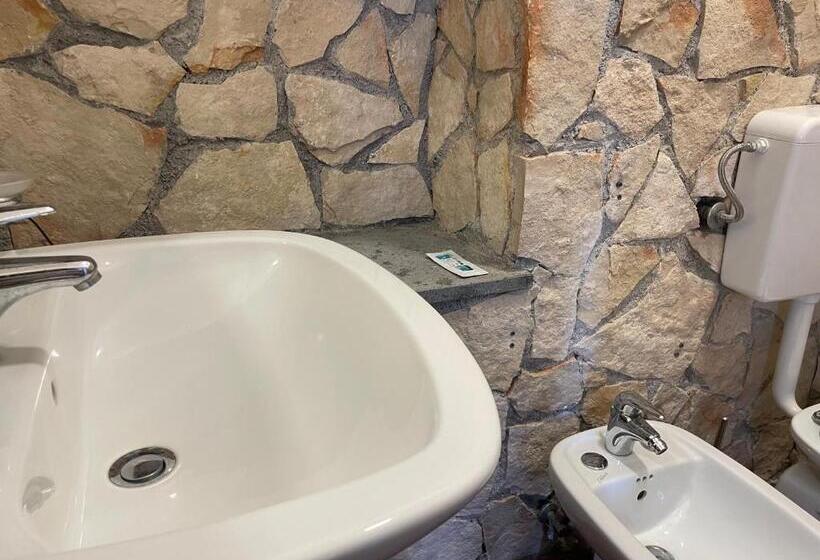 اتاق اکونومی, Casa Scala