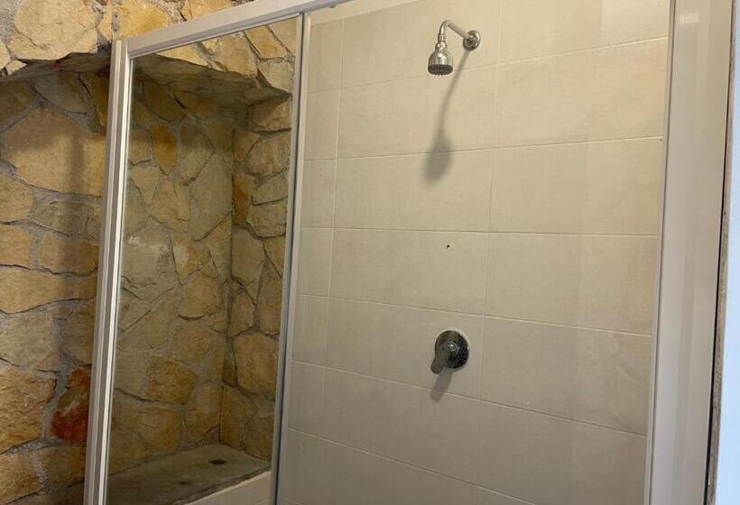 اتاق اکونومی, Casa Scala