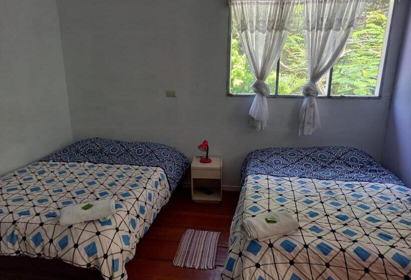 غرفة كلاسيكية رباعية, Donde Familia Manito