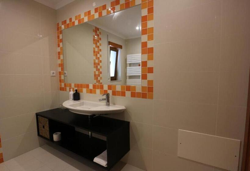 اتاق استاندارد چهارنفره با چشمانداز باغ, Villa Da Bica