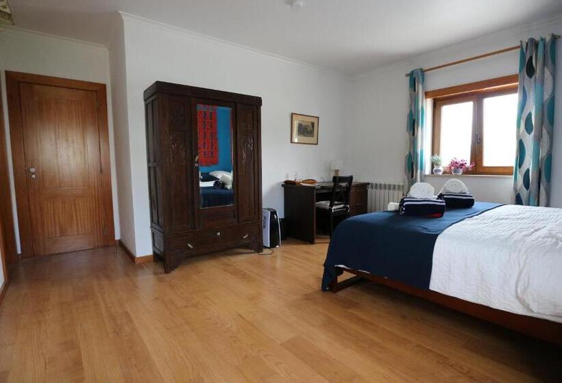 اتاق استاندارد چهارنفره با چشمانداز باغ, Villa Da Bica