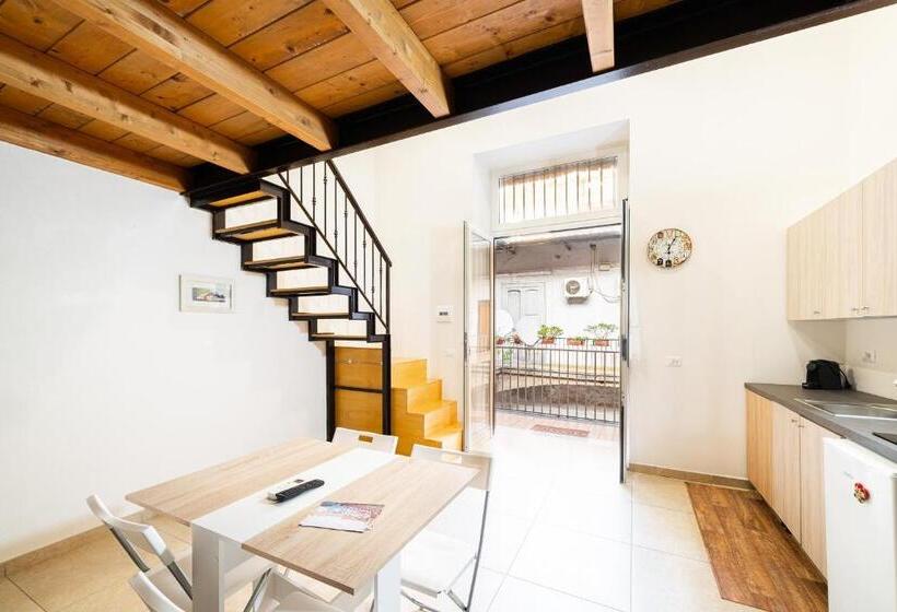 اتاق دوبلکس, Corso 138 By Domusextra