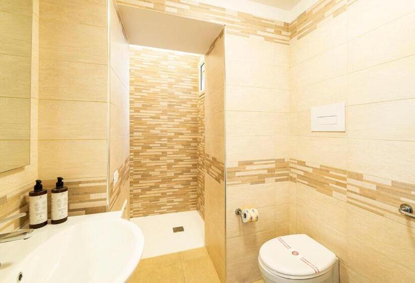 آپارتمان 1 خوابه با تراس, Corso 138 By Domusextra