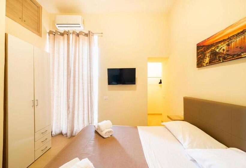 آپارتمان 1 خوابه با تراس, Corso 138 By Domusextra