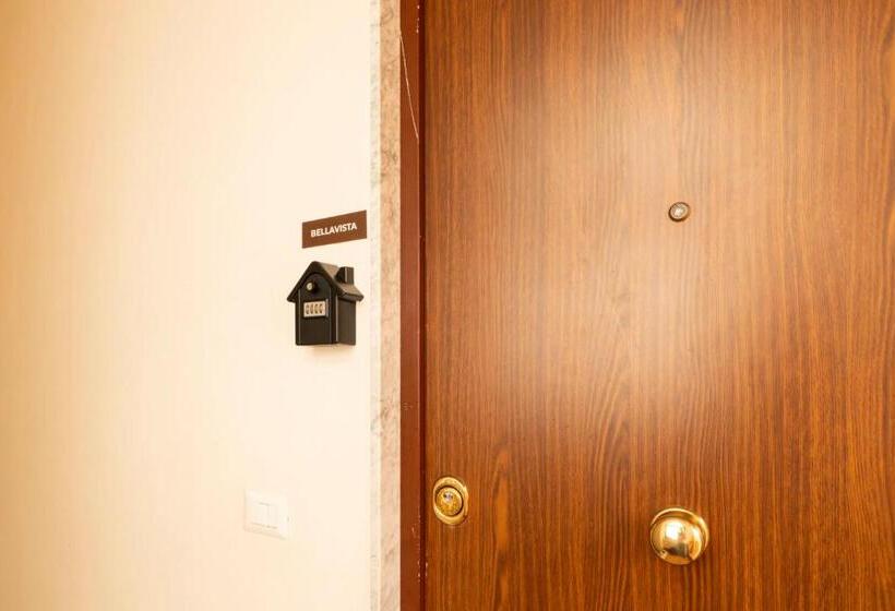 آپارتمان 1 خوابه با تراس, Corso 138 By Domusextra