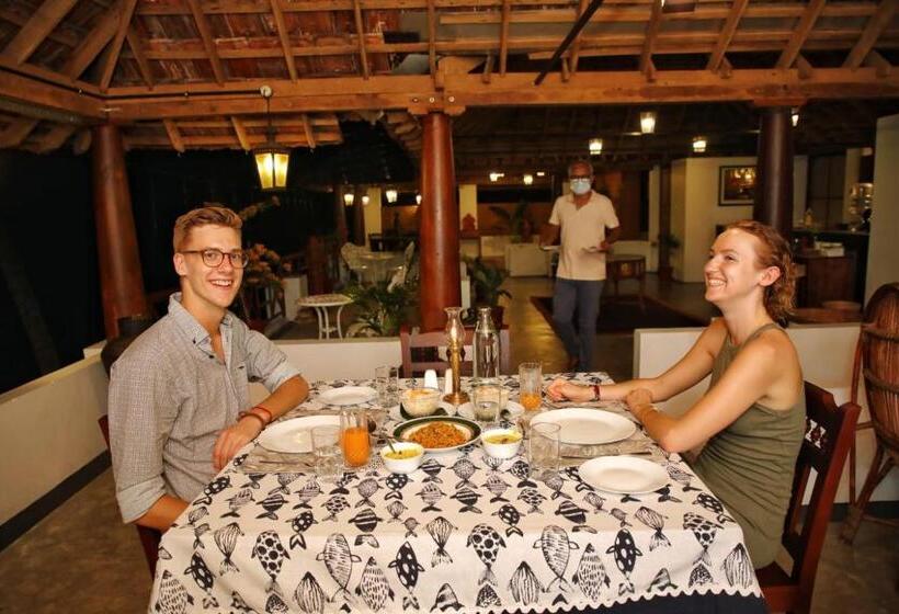 디럭스 룸, Vala House