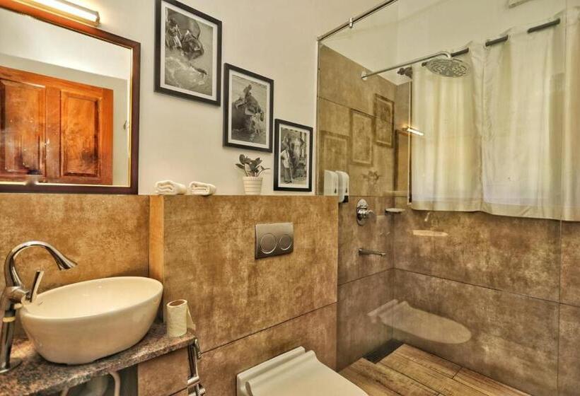 Deluxerum King Size Säng, Vala House
