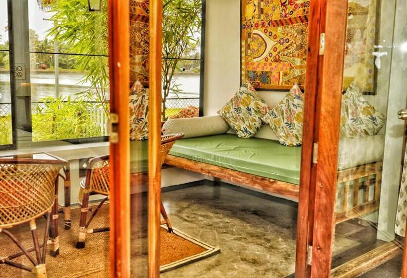 스탠다드 룸 킹사이즈 침대, Vala House