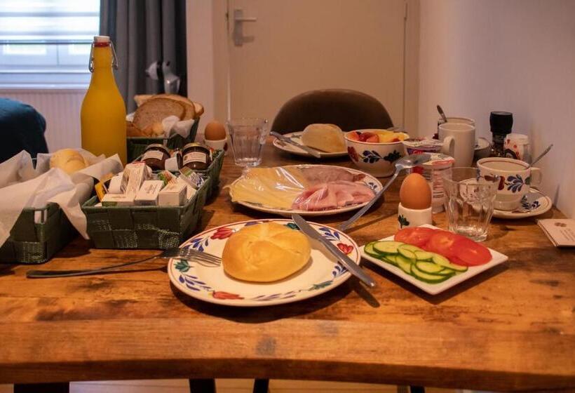 اتاق استاندارد با تراس, B&b De Hazelaardij