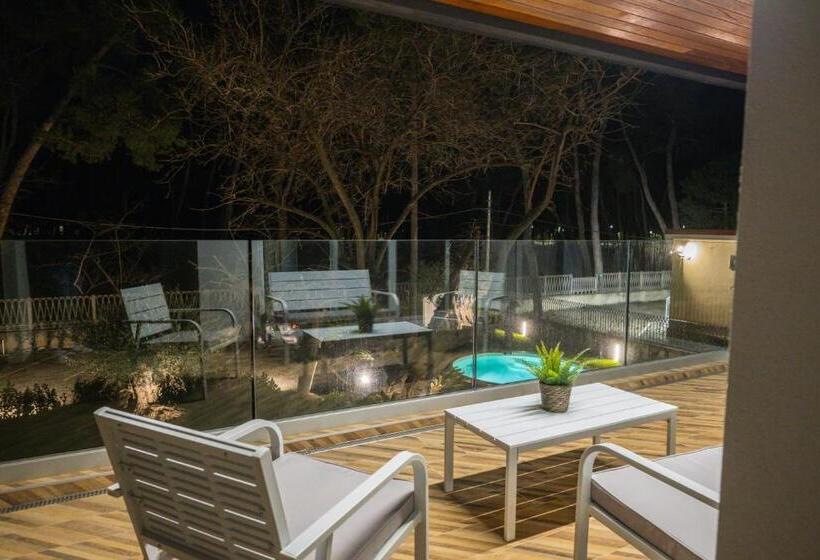 اتاق استاندارد با چشم‌انداز استخر, Luxury B&b La Riserva Dannunziana
