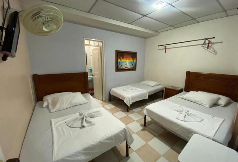 اتاق استاندارد سه نفره, Los Corales Tulua