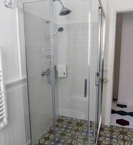 اتاق لوکس, Suitetti Camere&relax