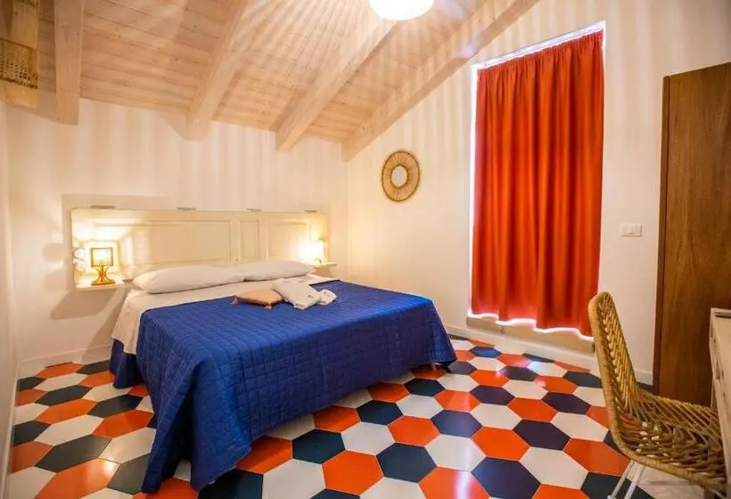 اتاق استاندارد چهارنفره با بالکن, Suitetti Camere&relax