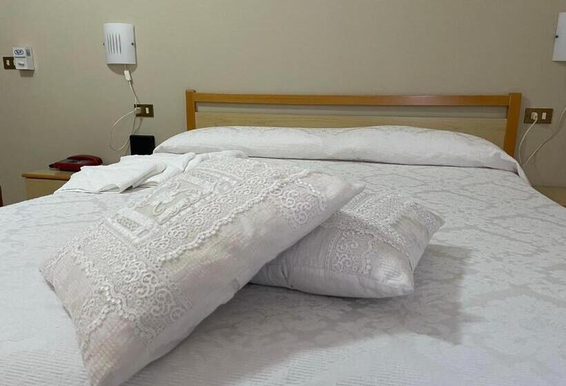 Номер Стандарт, Park Jonio