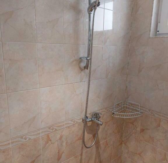 غرفة قياسية مزوَّدة بشُرفة, къща за гости хриси