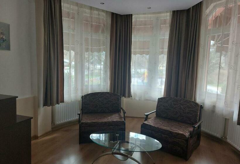 غرفة عائلية, къща за гости хриси