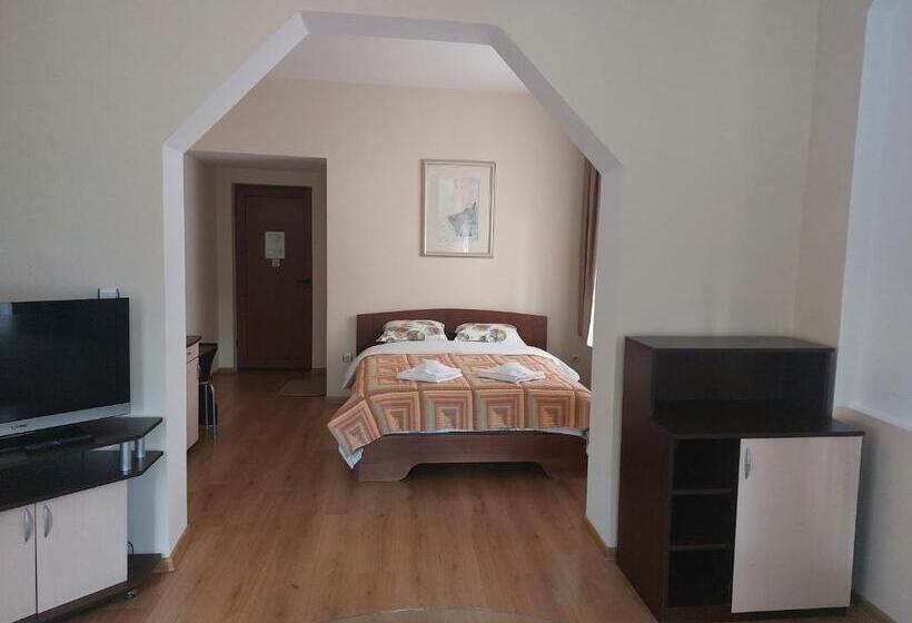 غرفة عائلية, къща за гости хриси