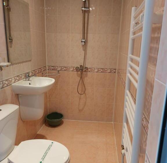 غرفة قياسية مزوَّدة بشُرفة, къща за гости хриси