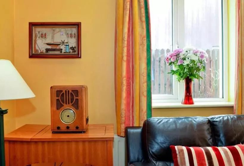 1 Bedroom House