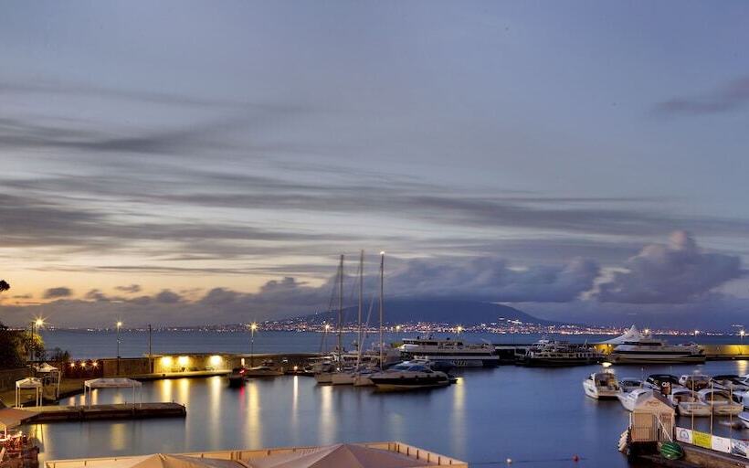 סוויטת ג'וניור נוף לים, Marina Piccola 73