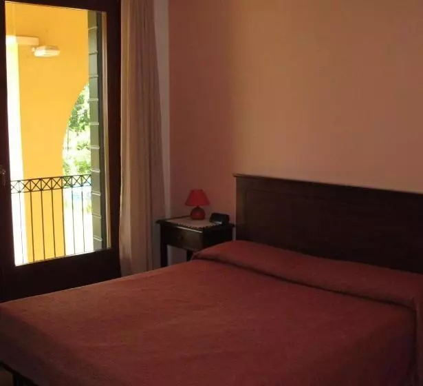 Habitació Triple Estàndard, Ca Florian