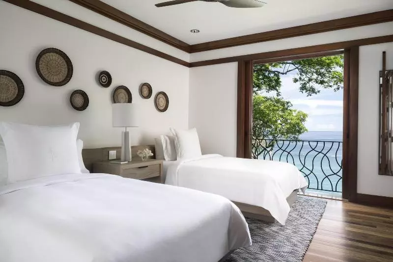 キングサイズベッドのスタンダードルーム, Four Seasons Resort Peninsula Papagayo, Costa Rica