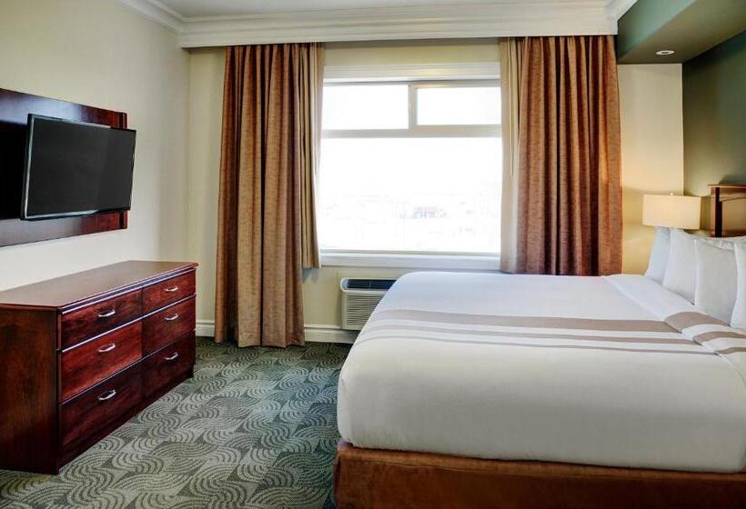 Стандартный Номер Кровать Кинг, Chateau Nova Yellowhead