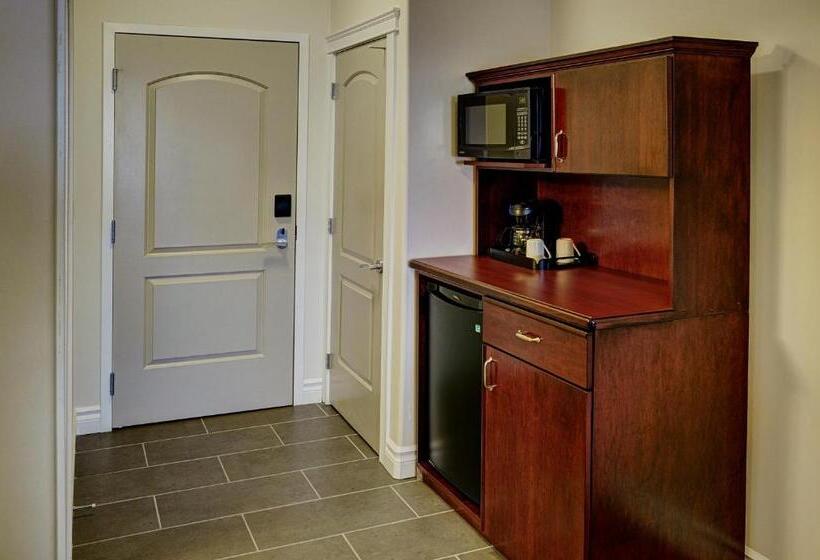 Стандартный Номер Кровать Кинг, Chateau Nova Yellowhead