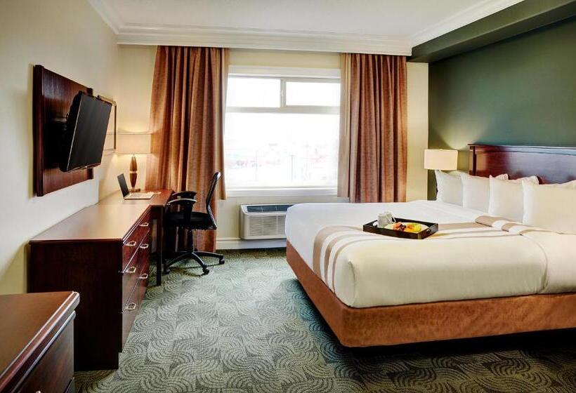 Стандартный Номер Кровать Кинг, Chateau Nova Yellowhead