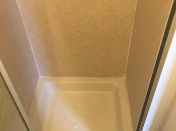 غرفة قياسية, Crown