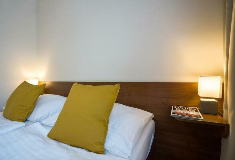 エクゼクティブルーム, Dixon