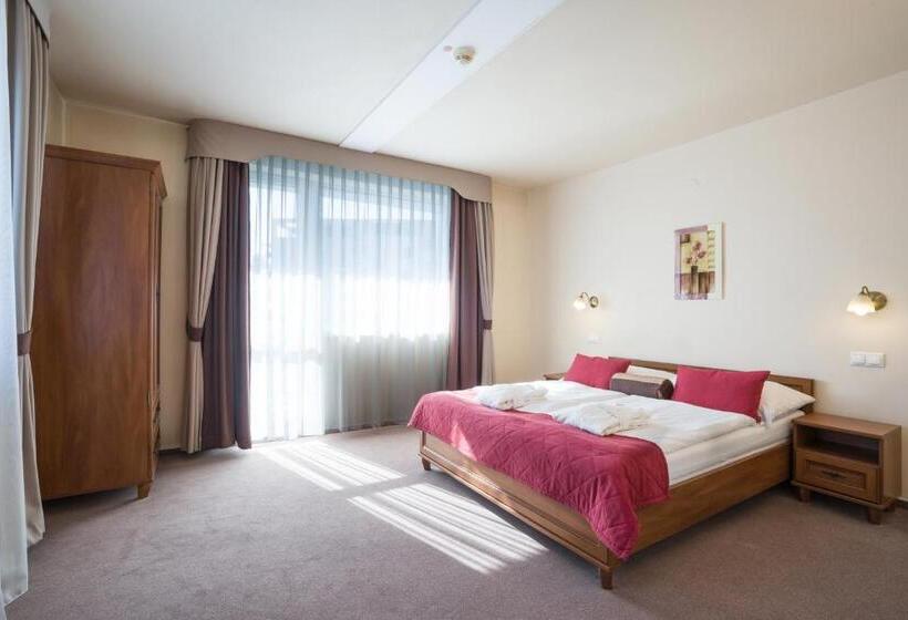 バルコニー付スイート, Dixon