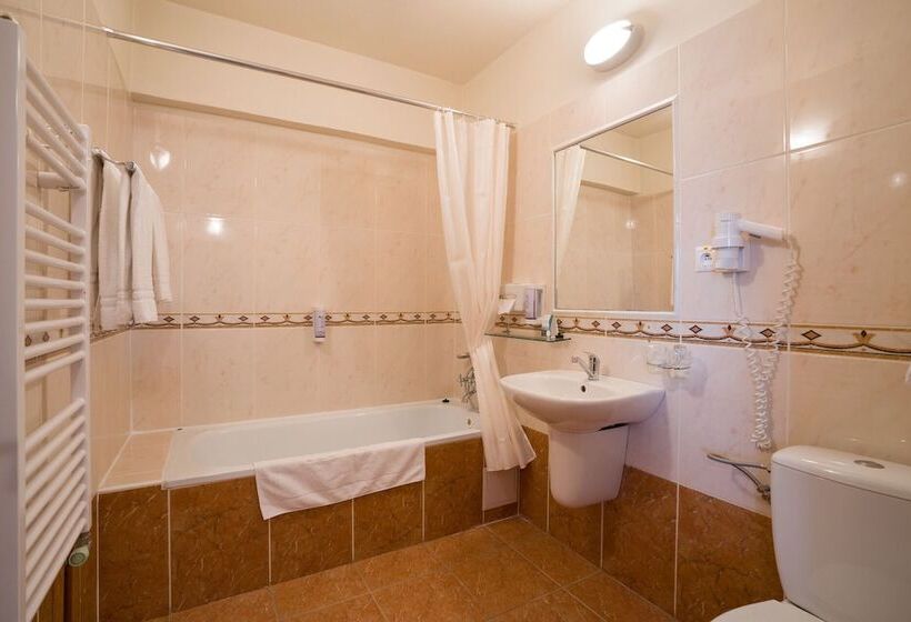 バルコニー付スイート, Dixon