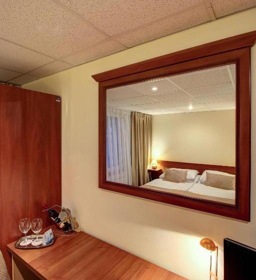 Quarto Executivo, Dixon