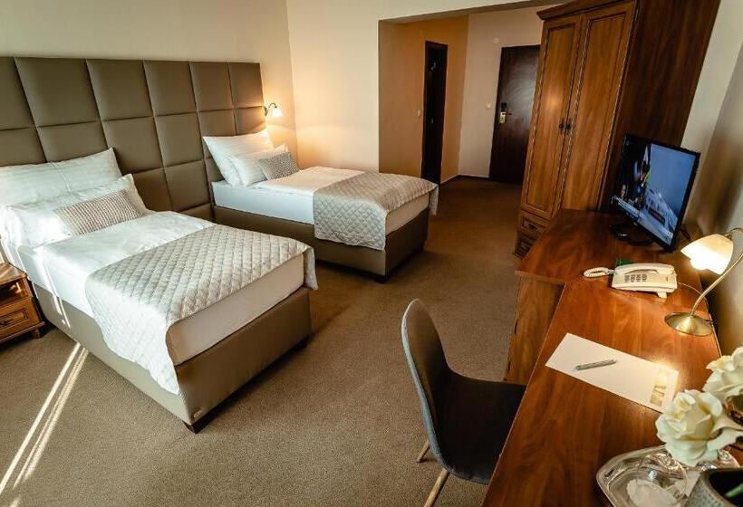 コンフォートルーム, Dixon