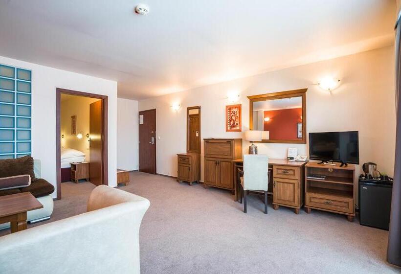 デラックススイート, Dixon