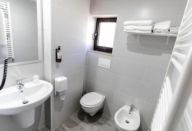 Полулюкс, Grand Hotel Irpinia & Family Spa