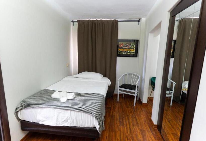 Полулюкс, Grand Hotel Irpinia & Family Spa