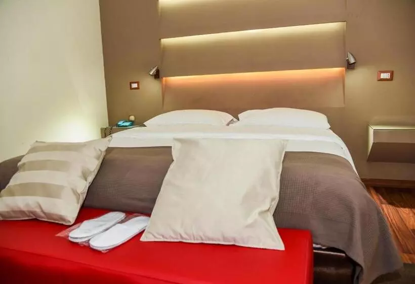 プールの見えるスーペリアルーム, Grand Hotel Irpinia & Family Spa