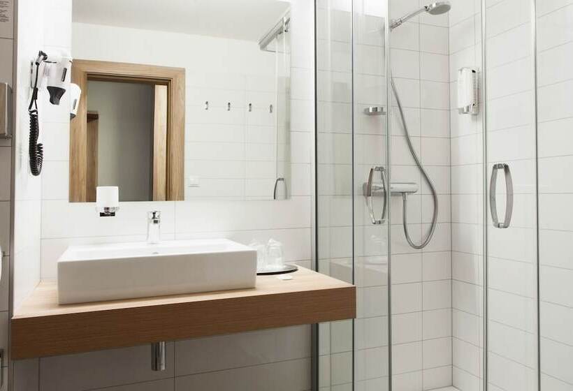 豪华房间, Patria