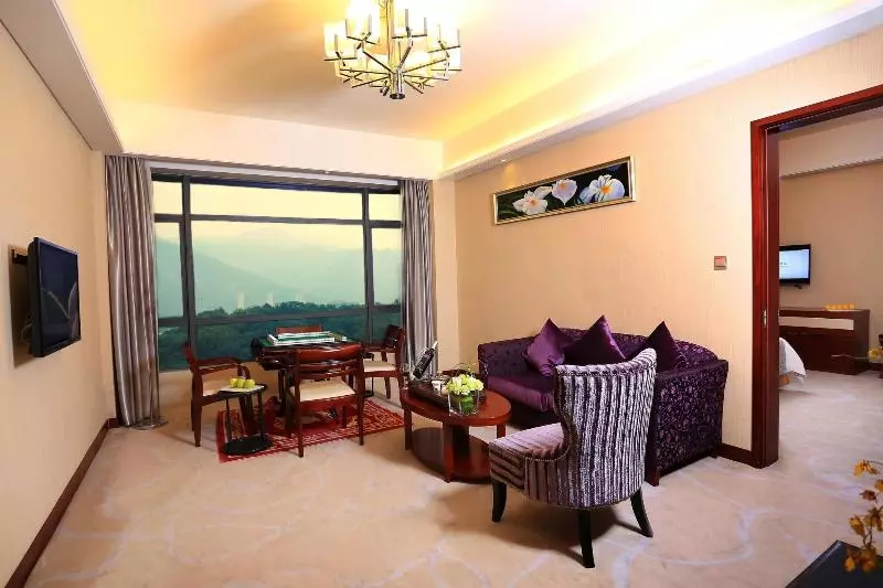 Sviitti King-vuode, Ramada Longyan